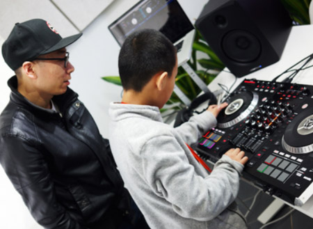 北京第三十五中学的电子音乐课